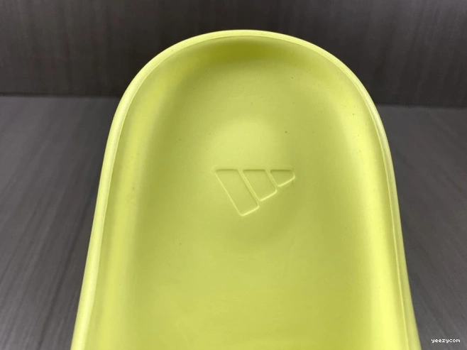 GX6138 Yeezy Adidas Slide Green 0730
